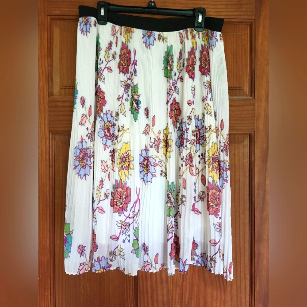 Jacklyn Smith Multicolor Floral Pleeted Skirt- Size XL